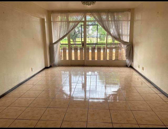 3 BEDROOM FLAT FOR SALE IN VEREENIGING CENTRAL